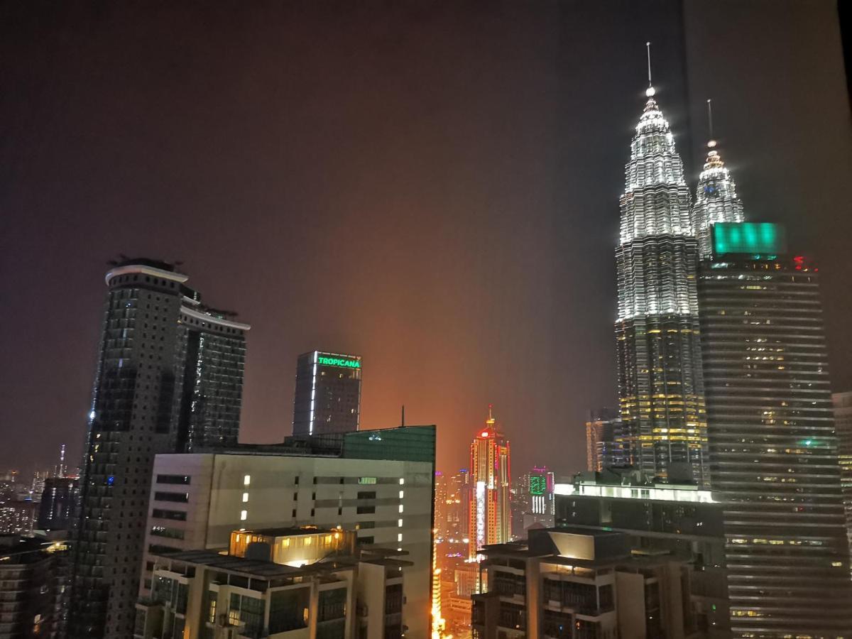 Soho Suites Klcc By Guesthouse Kuala Lumpur Exterior photo