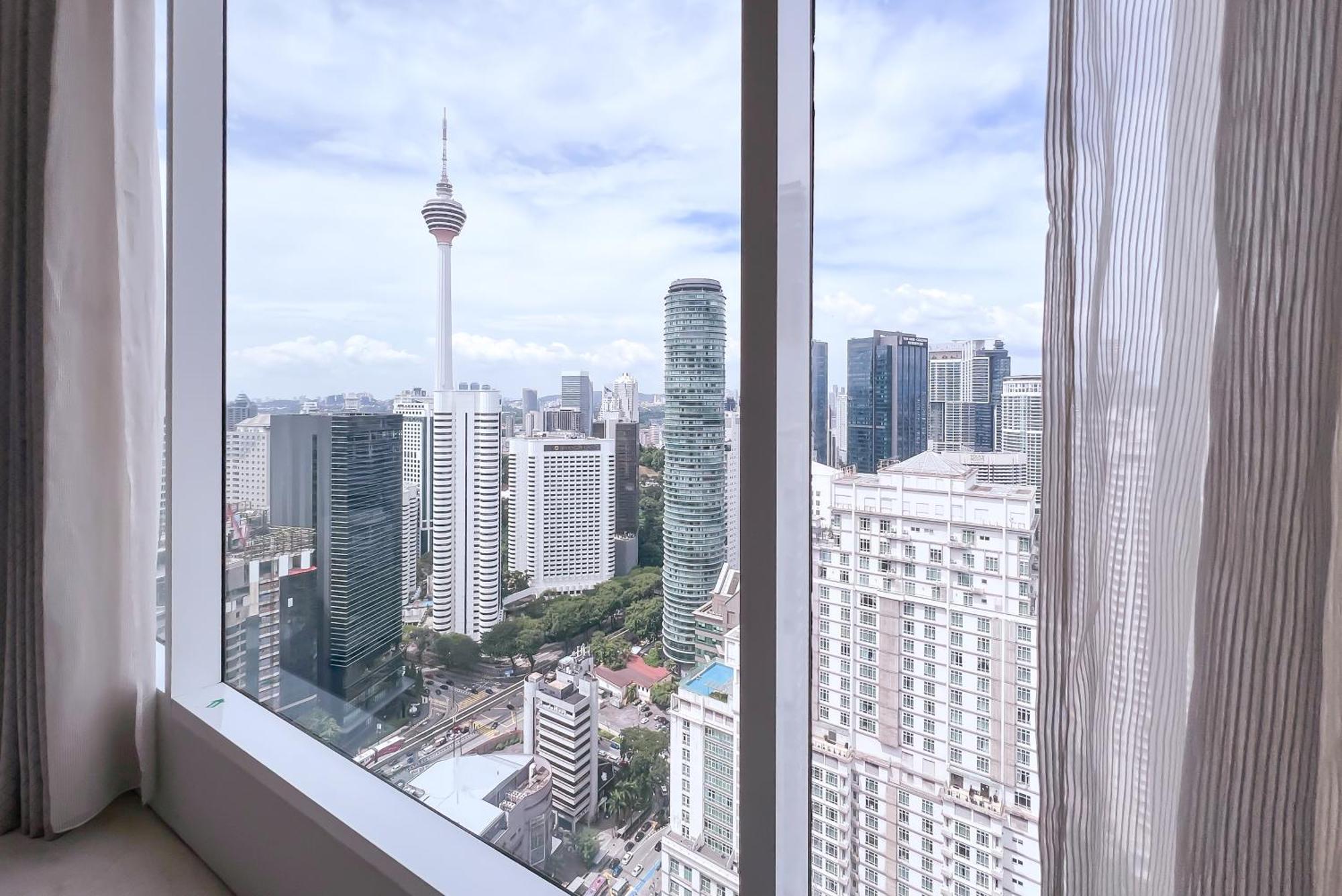 Soho Suites Klcc By Guesthouse Kuala Lumpur Exterior photo