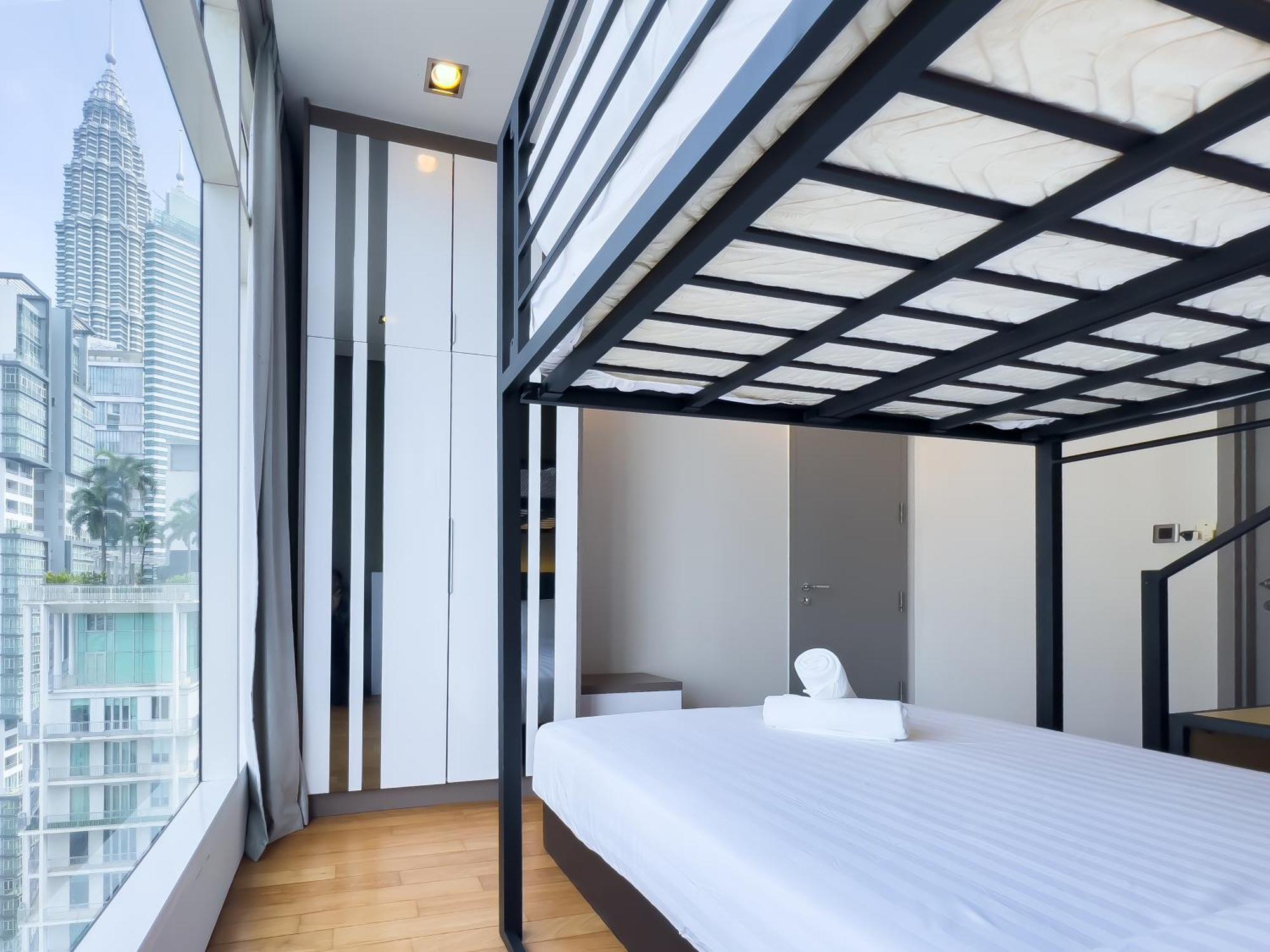 Soho Suites Klcc By Guesthouse Kuala Lumpur Exterior photo